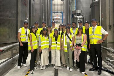 Study Trip Master 2025 Gruppenfoto Unternehmensbesuch Turin